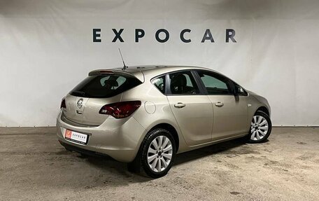 Opel Astra J, 2011 год, 790 000 рублей, 5 фотография