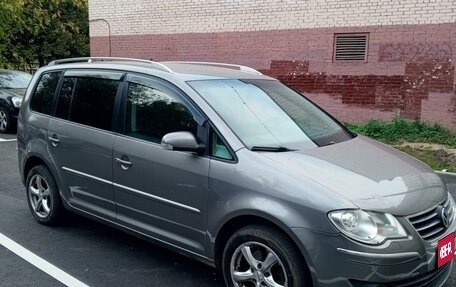 Volkswagen Touran III, 2008 год, 650 000 рублей, 1 фотография