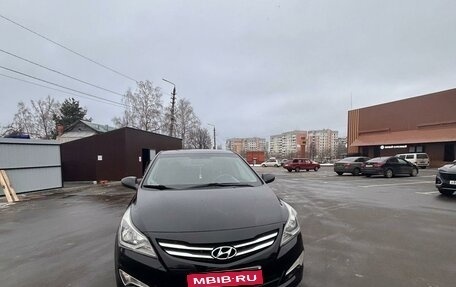 Hyundai Solaris II рестайлинг, 2015 год, 1 150 000 рублей, 1 фотография