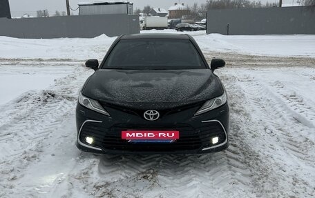 Toyota Camry, 2021 год, 3 600 000 рублей, 5 фотография