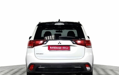 Mitsubishi Outlander III рестайлинг 3, 2022 год, 2 395 000 рублей, 6 фотография