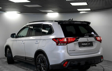 Mitsubishi Outlander III рестайлинг 3, 2022 год, 2 395 000 рублей, 25 фотография