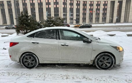 Hyundai Solaris II рестайлинг, 2015 год, 1 070 000 рублей, 4 фотография