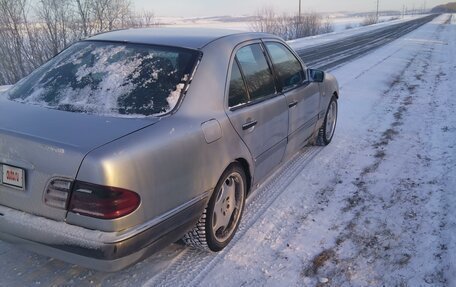 Mercedes-Benz E-Класс, 1998 год, 400 000 рублей, 2 фотография