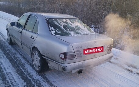 Mercedes-Benz E-Класс, 1998 год, 400 000 рублей, 3 фотография