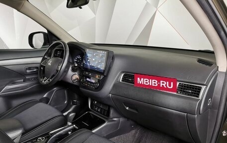 Mitsubishi Outlander III рестайлинг 3, 2017 год, 1 729 000 рублей, 9 фотография