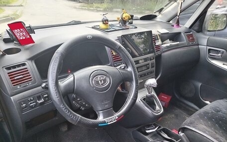 Toyota Corolla Verso I, 2001 год, 395 000 рублей, 1 фотография