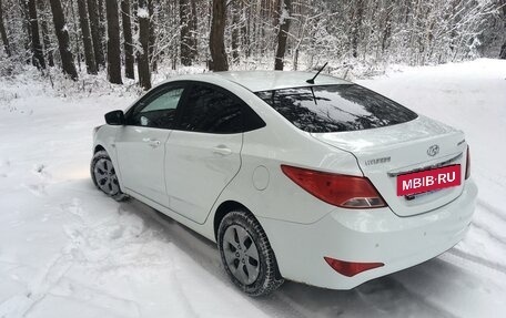 Hyundai Solaris II рестайлинг, 2015 год, 1 195 000 рублей, 2 фотография