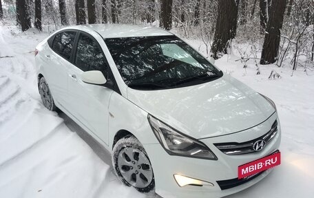 Hyundai Solaris II рестайлинг, 2015 год, 1 195 000 рублей, 5 фотография