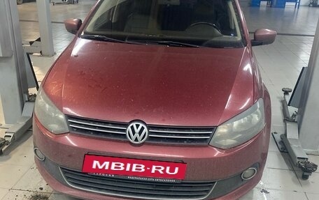 Volkswagen Polo VI (EU Market), 2012 год, 985 000 рублей, 2 фотография