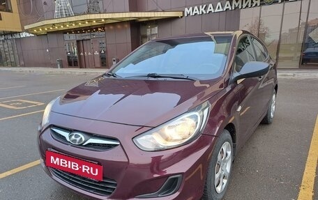 Hyundai Solaris II рестайлинг, 2013 год, 895 000 рублей, 20 фотография