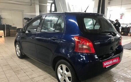 Toyota Yaris III рестайлинг, 2008 год, 799 000 рублей, 2 фотография