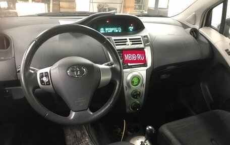 Toyota Yaris III рестайлинг, 2008 год, 799 000 рублей, 3 фотография