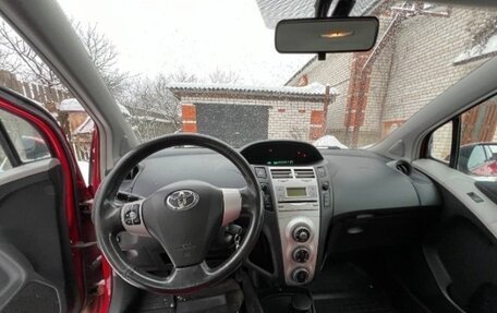 Toyota Yaris III рестайлинг, 2007 год, 550 000 рублей, 9 фотография