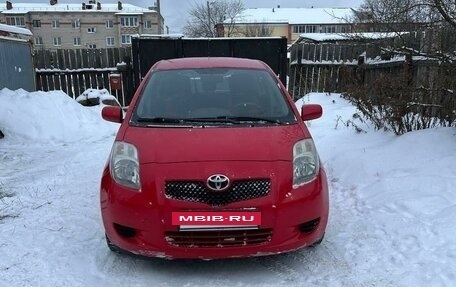 Toyota Yaris III рестайлинг, 2007 год, 550 000 рублей, 2 фотография