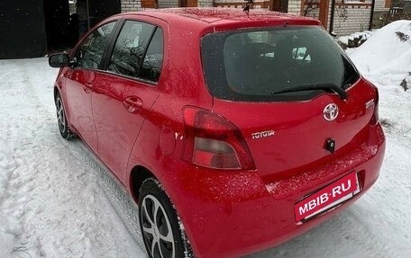 Toyota Yaris III рестайлинг, 2007 год, 550 000 рублей, 5 фотография