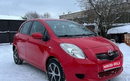 Toyota Yaris III рестайлинг, 2007 год, 550 000 рублей, 3 фотография