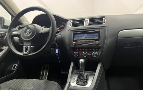 Volkswagen Jetta VI, 2013 год, 1 290 000 рублей, 16 фотография