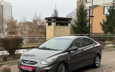 Hyundai Solaris II рестайлинг, 2013 год, 830 000 рублей, 14 фотография