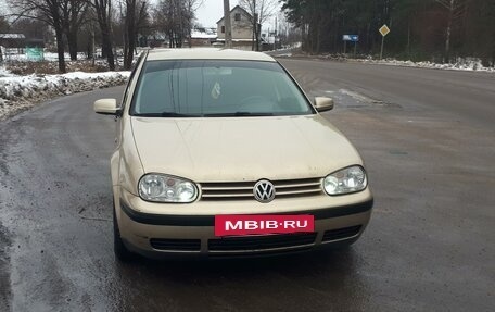 Volkswagen Golf IV, 2001 год, 350 000 рублей, 2 фотография