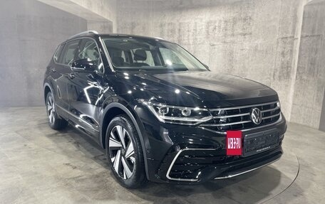 Volkswagen Tiguan II, 2023 год, 5 926 980 рублей, 7 фотография