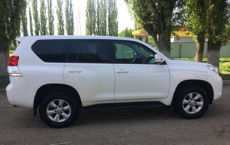 Toyota Land Cruiser Prado 150 рестайлинг 2, 2013 год, 1 650 000 рублей, 2 фотография