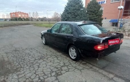 Mercedes-Benz E-Класс, 1996 год, 415 000 рублей, 4 фотография