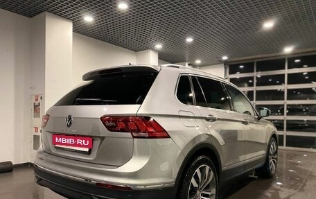 Volkswagen Tiguan II, 2021 год, 2 820 000 рублей, 3 фотография