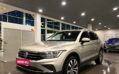 Volkswagen Tiguan II, 2021 год, 2 820 000 рублей, 7 фотография