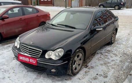 Mercedes-Benz C-Класс, 2004 год, 600 000 рублей, 4 фотография