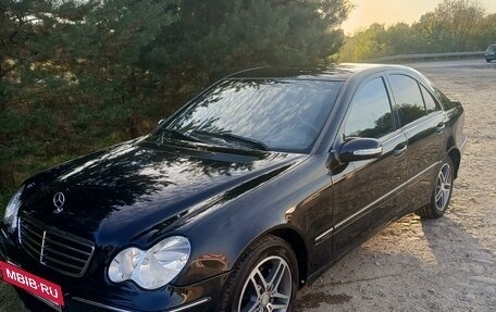 Mercedes-Benz C-Класс, 2004 год, 600 000 рублей, 9 фотография