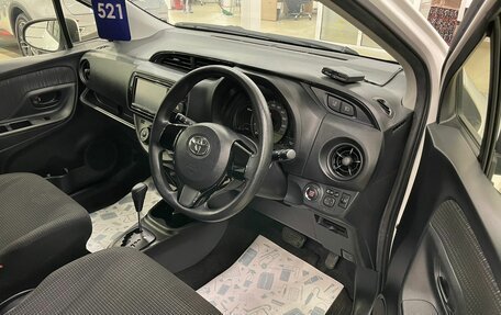 Toyota Vitz, 2019 год, 1 279 000 рублей, 10 фотография