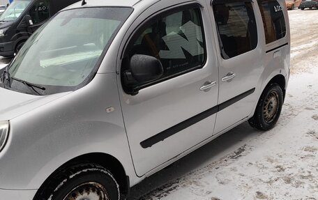 Renault Kangoo II рестайлинг, 2013 год, 800 000 рублей, 2 фотография