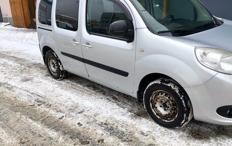 Renault Kangoo II рестайлинг, 2013 год, 800 000 рублей, 3 фотография