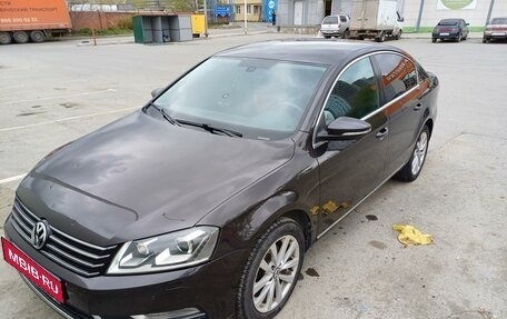 Volkswagen Passat B7, 2011 год, 1 050 000 рублей, 1 фотография