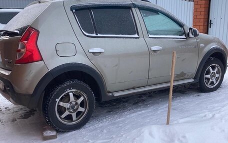 Renault Sandero I, 2013 год, 850 000 рублей, 3 фотография