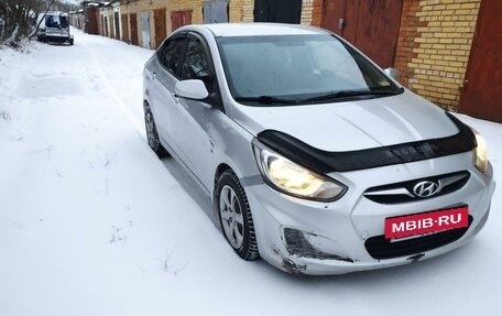 Hyundai Solaris II рестайлинг, 2012 год, 800 000 рублей, 2 фотография