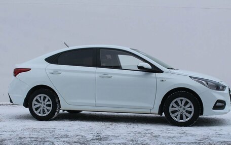 Hyundai Solaris II рестайлинг, 2017 год, 1 350 000 рублей, 3 фотография