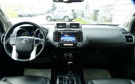 Toyota Land Cruiser Prado 150 рестайлинг 2, 2015 год, 3 998 000 рублей, 10 фотография