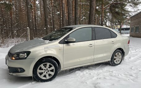 Volkswagen Polo VI (EU Market), 2011 год, 570 000 рублей, 3 фотография