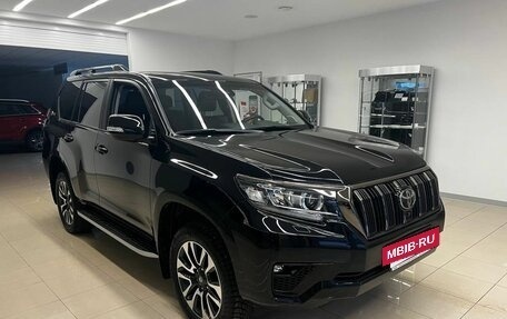 Toyota Land Cruiser Prado 150 рестайлинг 2, 2022 год, 8 700 000 рублей, 2 фотография