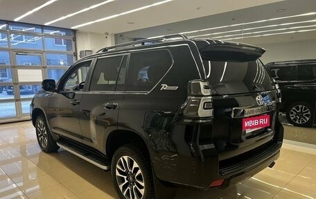 Toyota Land Cruiser Prado 150 рестайлинг 2, 2022 год, 8 700 000 рублей, 4 фотография