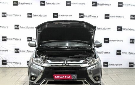 Mitsubishi Outlander III рестайлинг 3, 2019 год, 2 295 000 рублей, 6 фотография