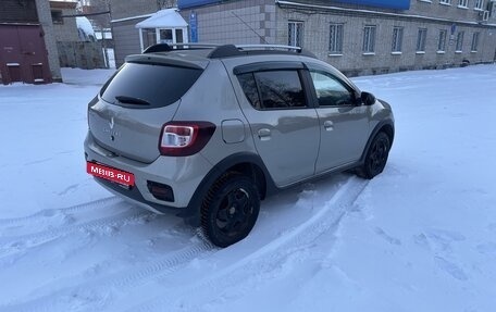 Renault Sandero II рестайлинг, 2017 год, 900 000 рублей, 4 фотография