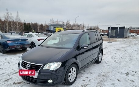 Volkswagen Touran III, 2010 год, 790 000 рублей, 3 фотография