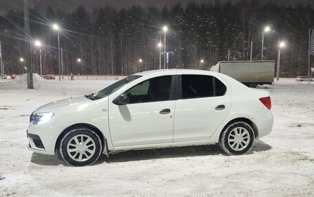 Renault Logan II, 2018 год, 520 000 рублей, 3 фотография