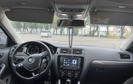 Volkswagen Jetta VI, 2016 год, 1 550 000 рублей, 14 фотография