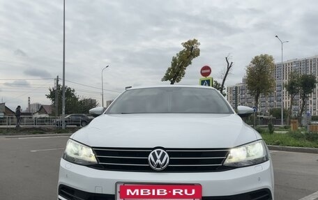 Volkswagen Jetta VI, 2016 год, 1 550 000 рублей, 2 фотография