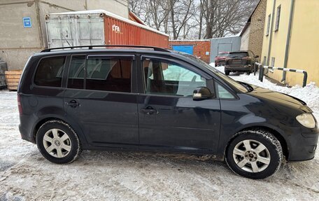 Volkswagen Touran III, 2009 год, 685 000 рублей, 4 фотография