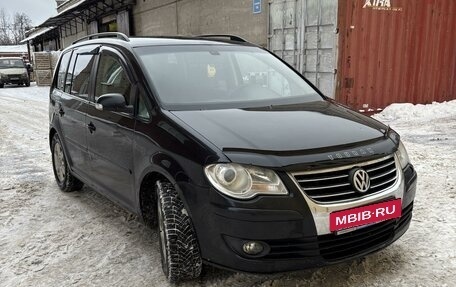 Volkswagen Touran III, 2009 год, 685 000 рублей, 3 фотография